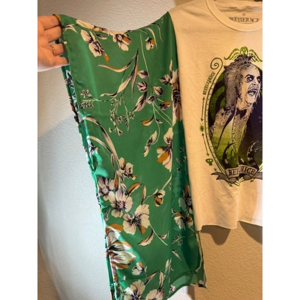 Beetlejuice Upcycled Graphic Tee Floral Kimono Sleeves Tassels Green White O/S - Picture 4 of 6